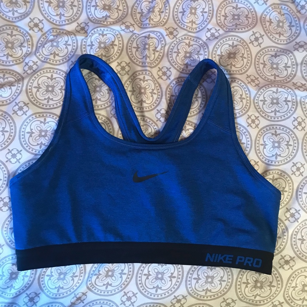 Nike: Pros Sports Bra